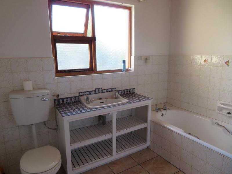 To Let 5 Bedroom Property for Rent in Mikro Park Western Cape
